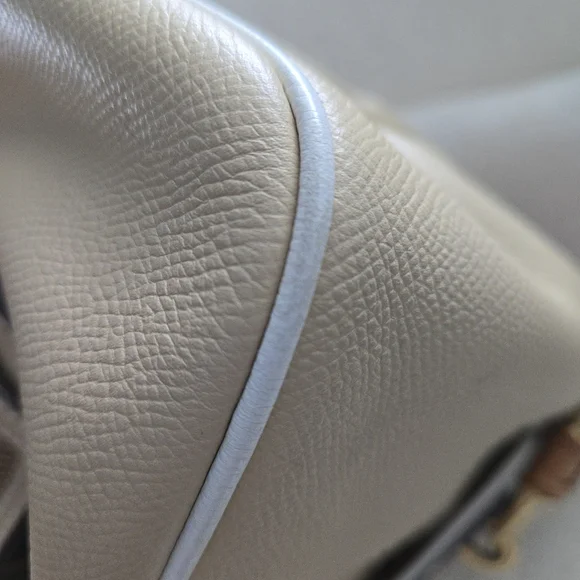 Salvatore Ferragamo Leather Shoulder Bag – Neutral | COA | Very Good Condition - Picture 7 of 16